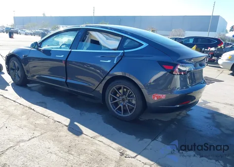 2018 Tesla Model 3 z USA, uszkodzony, nr VIN 5YJ3E1EA3JF048147